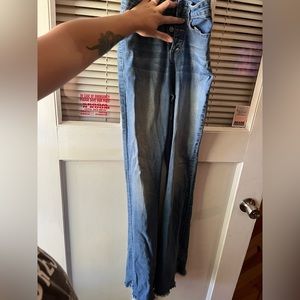 Hey I’m selling some blue jeans size 3. The brand is YMI